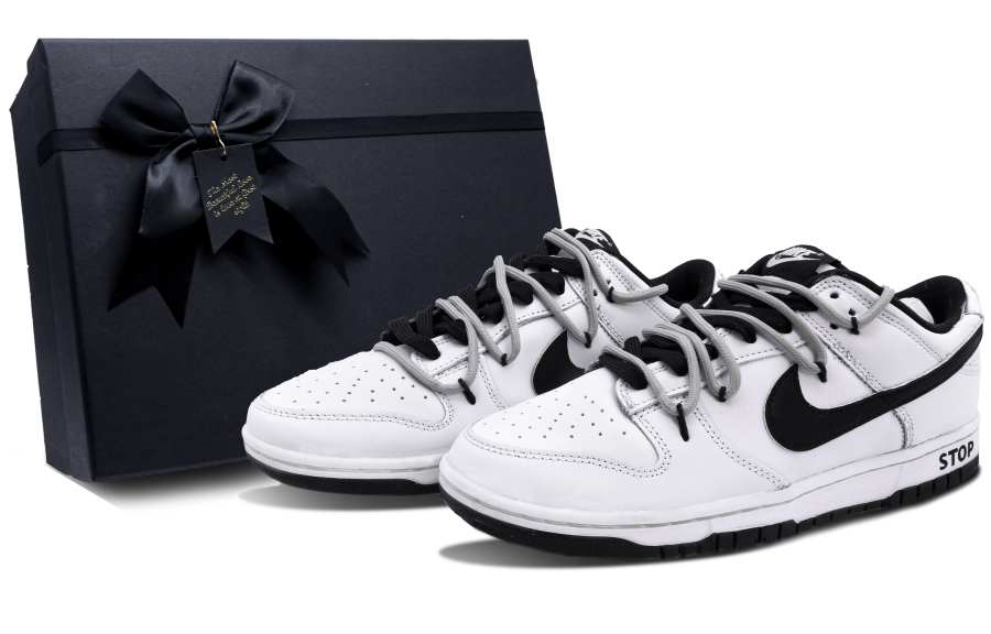 Nike Nike Dunk Slip Resistant Abrasion Resistant Low top Skateboard Shoes Unisex Black White