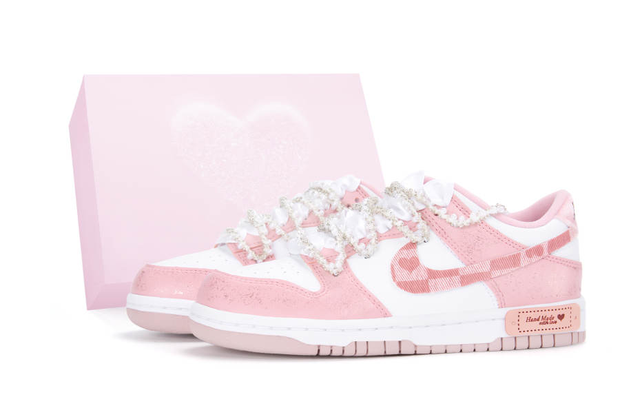 Nike Nike Dunk Abrasion Resistant Lightweight Wear resistant And Lightweight Low top Skateboard Shoes Women's Pink