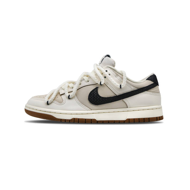 Nike Nike Dunk Sand Dune, Extraordinary World Low top Skateboard Shoes Unisex Beige White Black