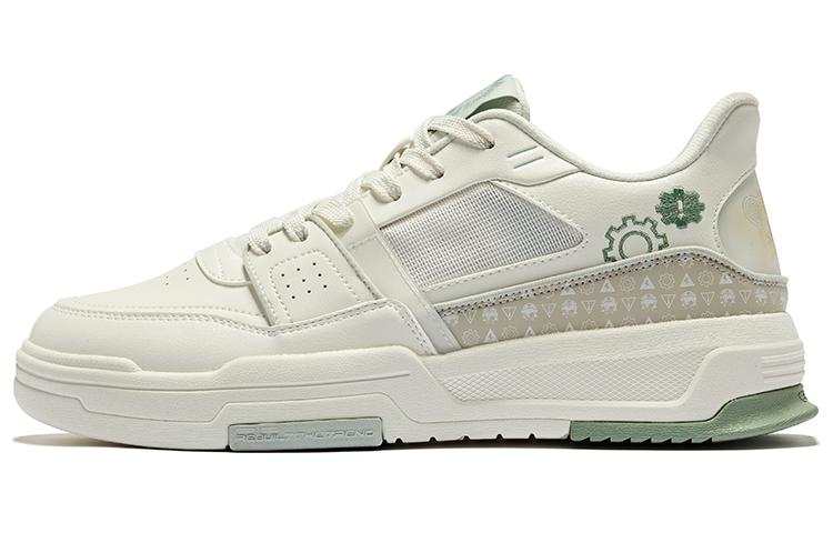 Erke Battery Panda Magic Panda Cushioning, Wear Resistant Low top Skateboard Shoes Men's White Green