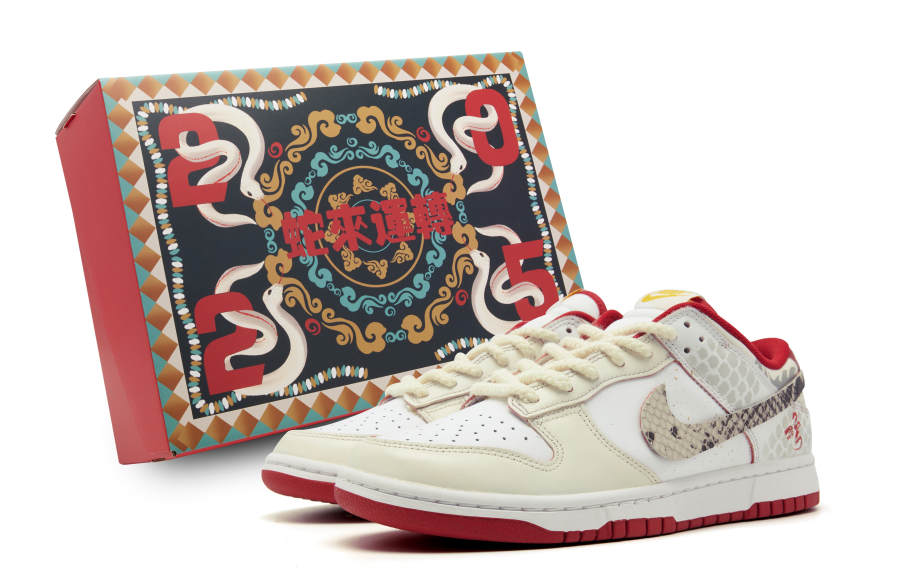 Nike Nike Dunk Slip Resistant Abrasion Resistant Low top Skateboard Shoes Men's White Red