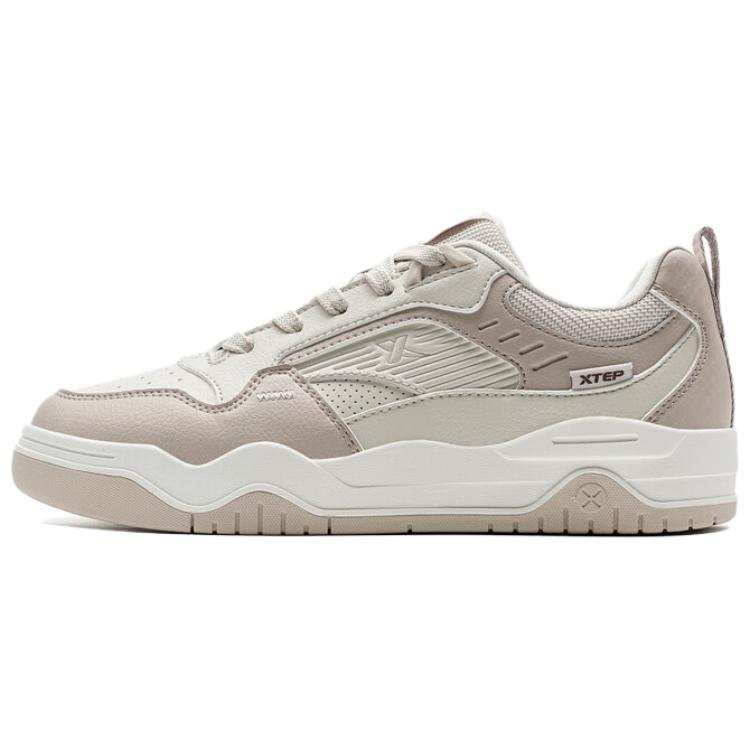 XTEP Lightweight Anti Slip Low top Skateboard Shoes Women's White Beige