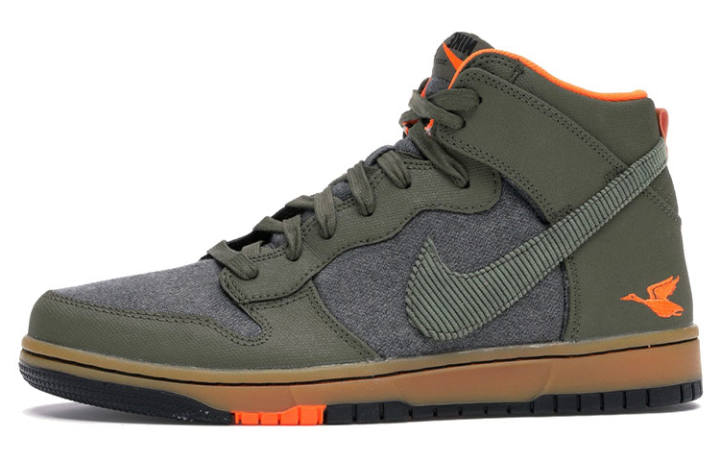 Nike Nike Dunk Cmft Swoosh Social Club Olive