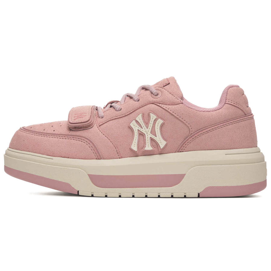 MLB New York Yankees Synthetic Leather Slip Resistant Abrasion Resistant Slip Resistant Abrasion Resistant Low top