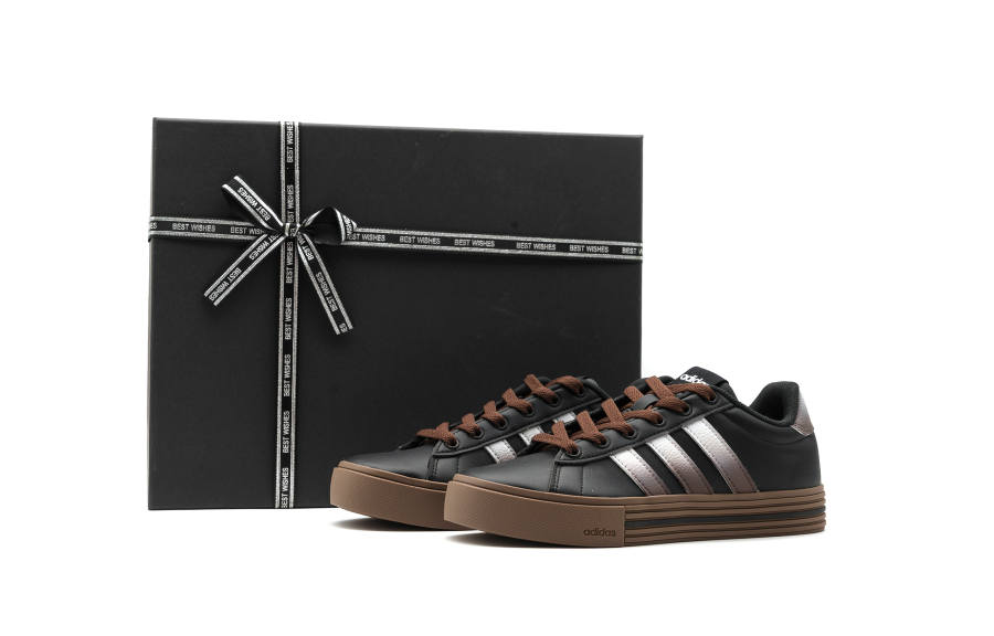 Adidas Adidas Daily 4.0 Slip Resistant Slip Resistant Low top Skateboard Shoes Unisex Black Brown