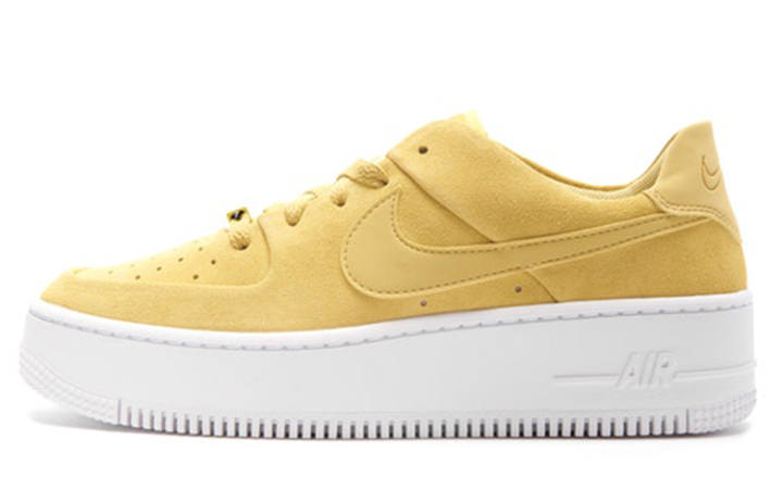 Nike Nike Air Force 1 Sage Low Celery Women's