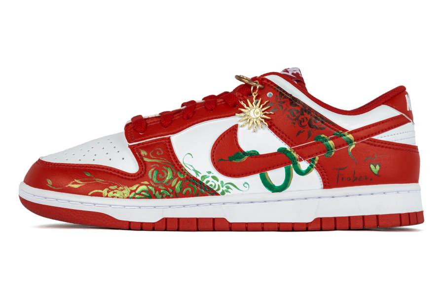 Nike Nike Dunk Abrasion Resistant Abrasion Resistant Low top Skateboard Shoes Women's White Red