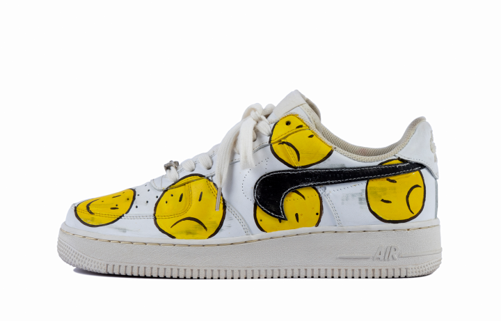 Nike Nike Air Force 1 Reverse Smiley Face Coverage Slip Resistant Cushioning Balance