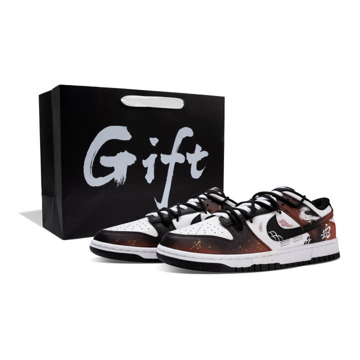 Nike Nike Dunk Skateboard Shoes Unisex Low Top Gold