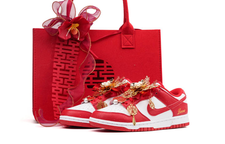 Nike Nike Dunk Low top Skateboard Shoes Women's Red