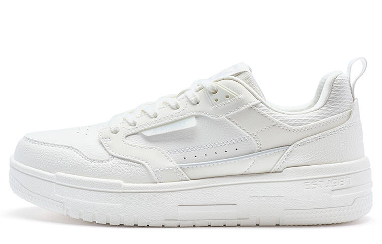XTEP Slip Resistant Abrasion Resistant Slip Resistant Abrasion Resistant Low top Skateboard Shoes Women's White