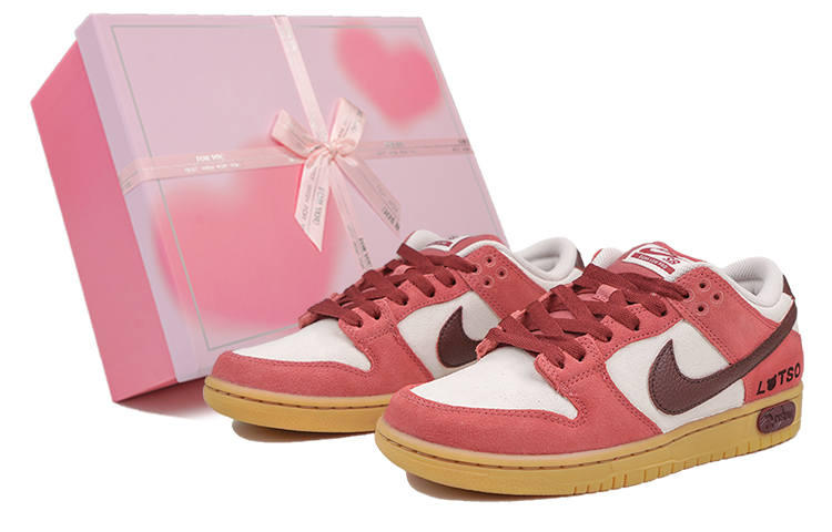 Nike Nike Dunk SB RISK Strawberry, Doll Box Slip Resistant Abrasion Resistant Slip Resistant Abrasion Resistant Low top