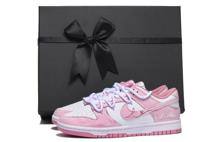 Nike Nike Dunk Abrasion Resistant Low top Skateboard Shoes Women's Pink