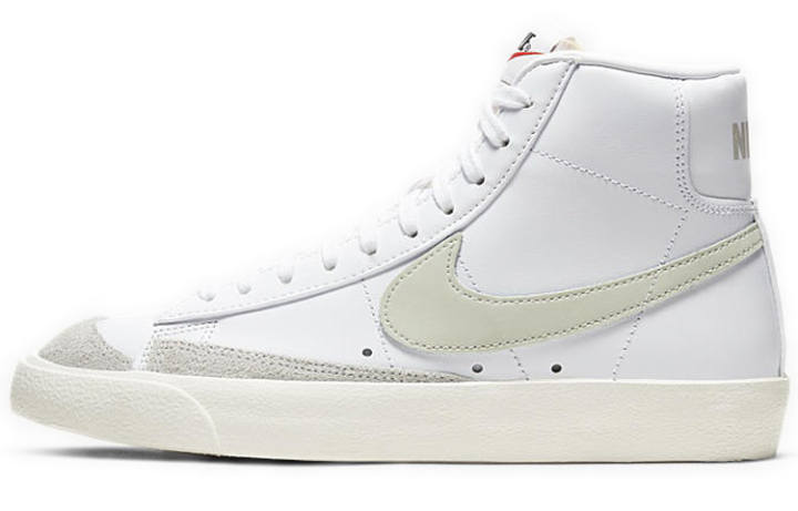Nike Nike Blazer Mid 77 Vintage Light Bone Women's