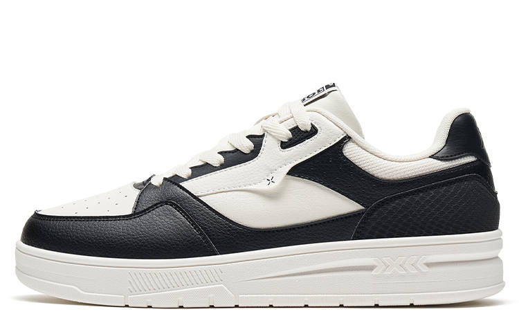 XTEP Slip Resistant Cushioning Low top Skateboard Shoes Men's Black White