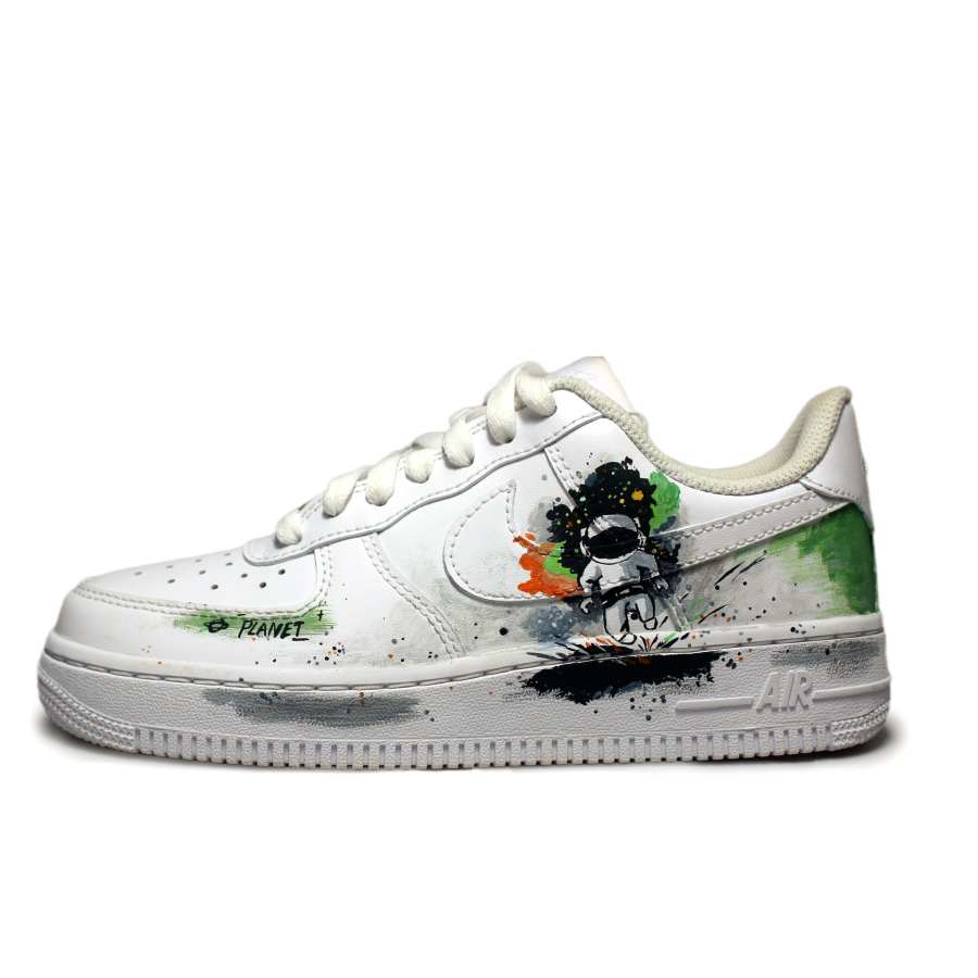 Nike Nike Air Force 1 Air Force 1 Coverage Slip Resistant And Abrasion Resistant Low top Skateboard Shoes Women's White