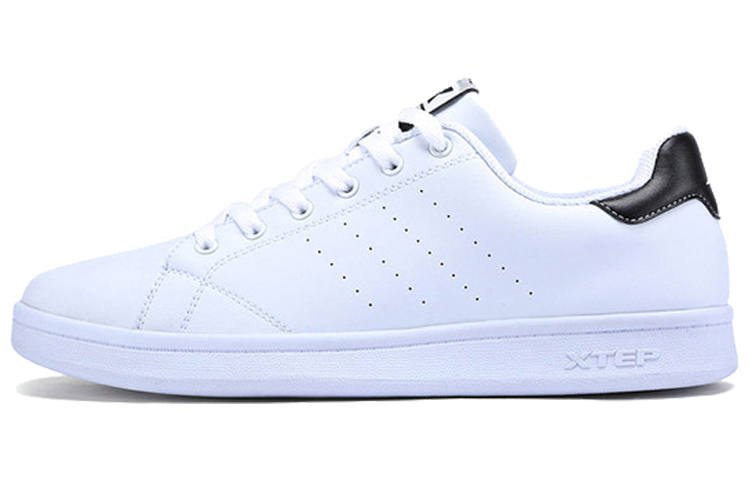 XTEP Synthetic Leather Slip Resistant, Abrasion Resistant, Breathable Low top Skateboard Shoes Women's White Black