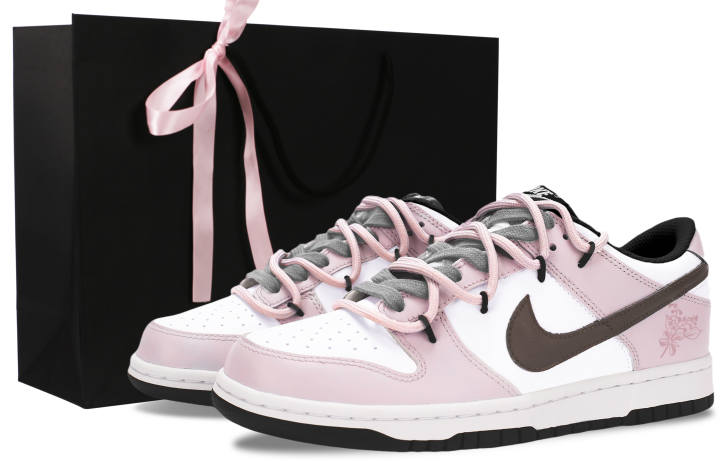 Nike Nike Dunk Low top Skateboard Shoes Women's Pink