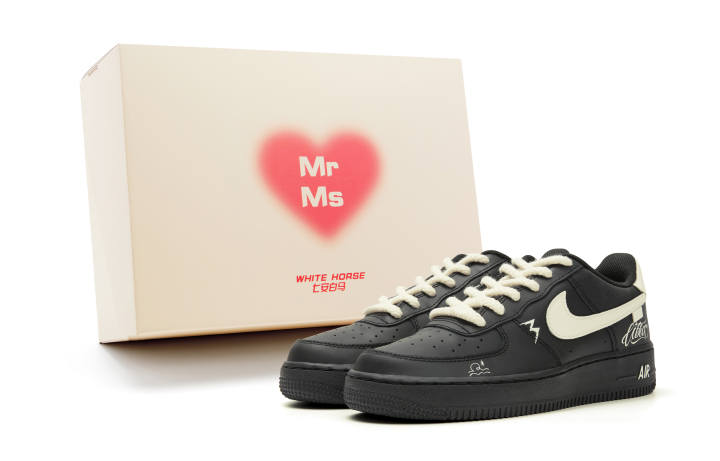 Nike Nike Air Force 1 Abrasion Resistant Slip Resistant Low top Skateboard Shoes Unisex Beige Black