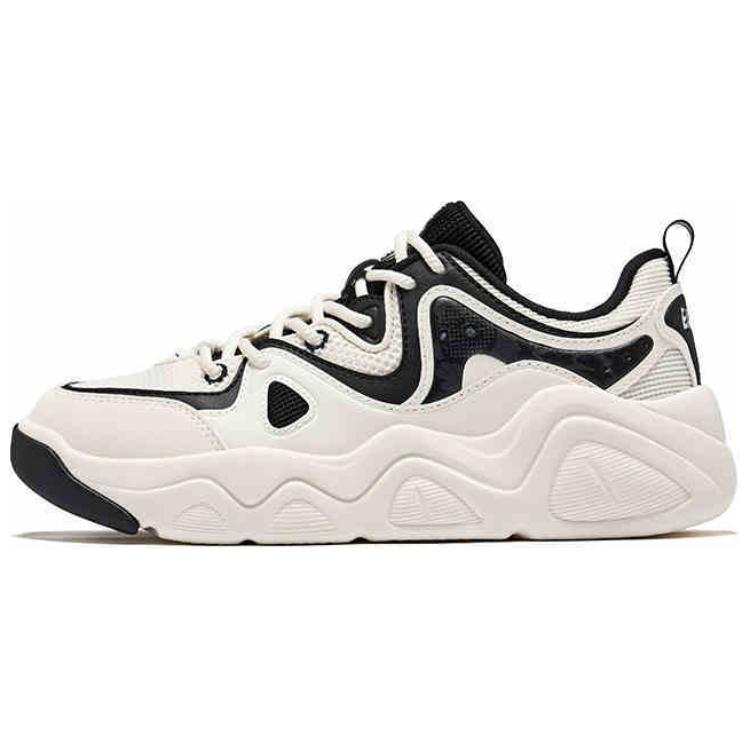 Erke Abrasion Resistant Slip Resistant Coverage Low top Skateboard Shoes Women's White Black