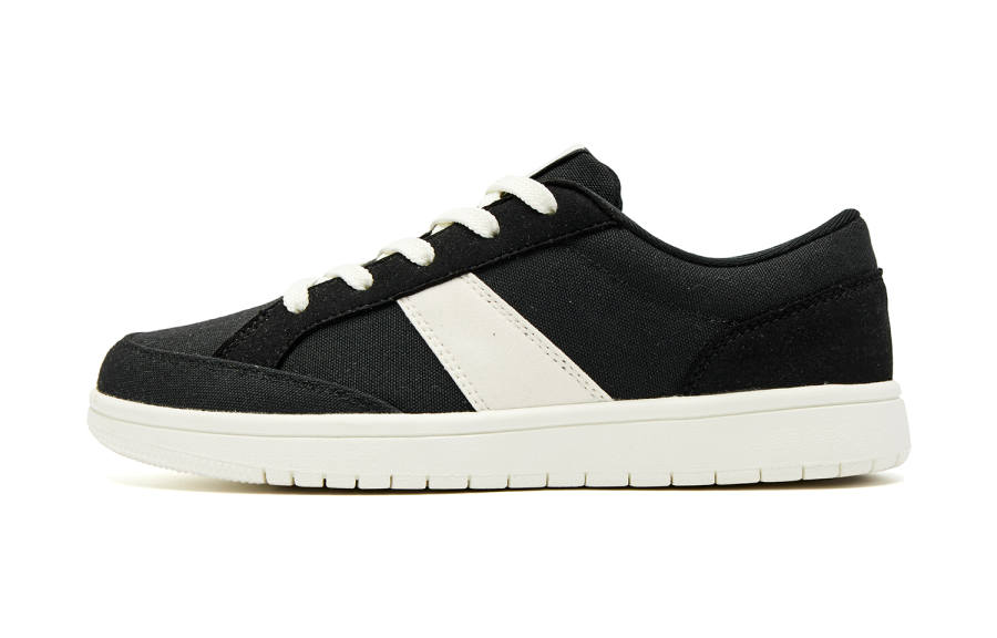 QIAODAN Balance Abrasion Resistant Breathable Slip Resistant Low top Skateboard Shoes Women's Black Ivory White