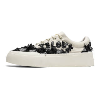YIVELOVE Canvas Slip Resistant, Abrasion Resistant, Lightweight Low top Skateboard Shoes Men's Black