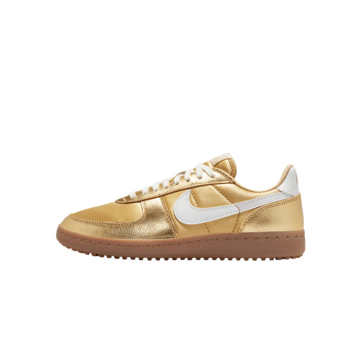 Nike Nike Field General Low top Training Shoes Women's Gold