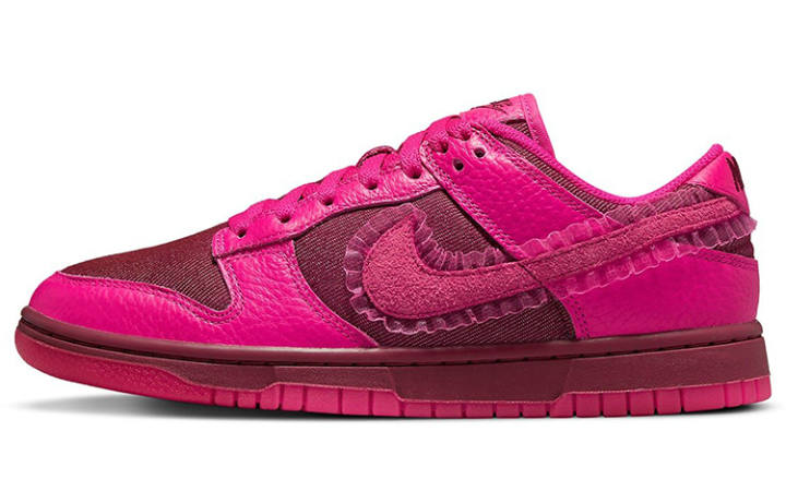 Nike Nike Dunk Low 'Valentine's Day' Women's