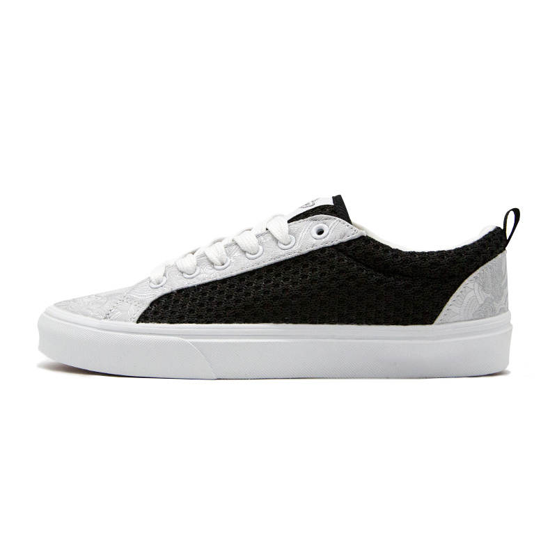 YIGUANG Slip Resistant, Lightweight, And Breathable Low top Skateboard Shoes Unisex Black