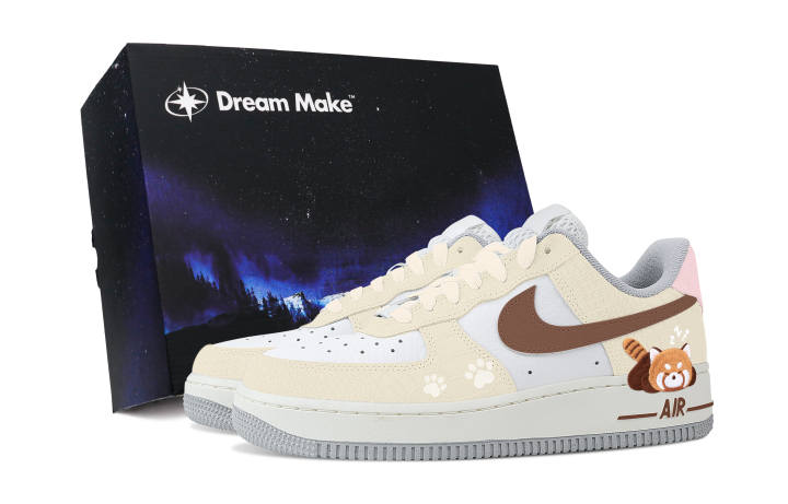 Nike Nike Air Force 1 Slip Resistant Abrasion Resistant Low top Skateboard Shoes Women's Yellow White