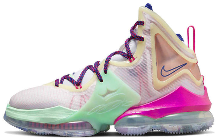 Nike Nike LeBron 19 'Valentine's Day'