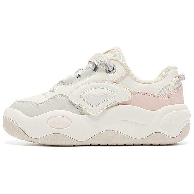 QIAODAN Slip Resistant Abrasion Resistant Low top Skateboard Shoes Women's White Gray Pink