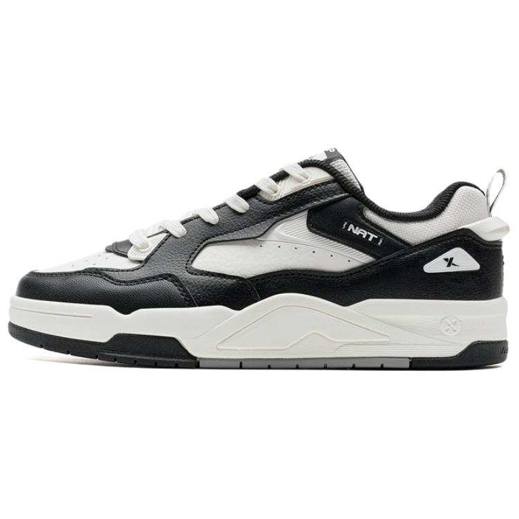 XTEP New Glow Coverage Slip Resistant And Abrasion Resistant Low top Skateboard Shoes Women's Black White