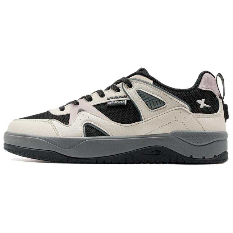 XTEP Hydrogen Pine Slip Resistant Abrasion Resistant Low top Skateboard Shoes Women's Beige Black