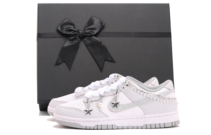 Nike Nike Dunk Abrasion Resistant Abrasion Resistant Low top Skateboard Shoes Unisex White