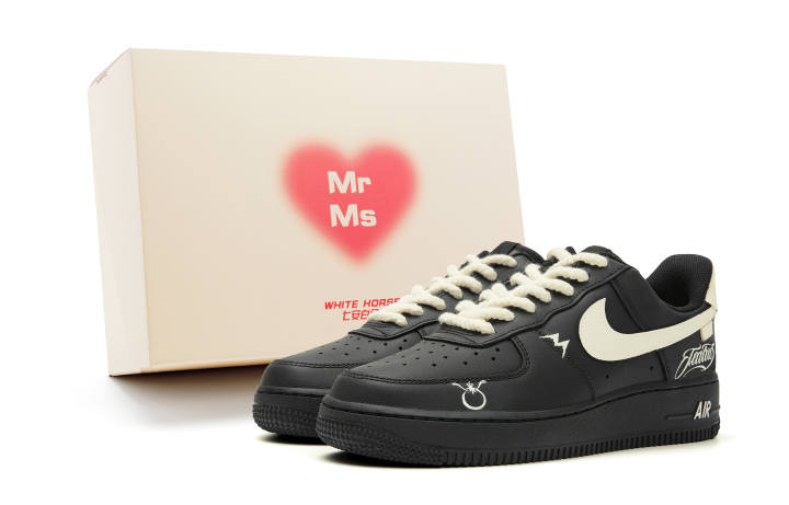 Nike Nike Air Force 1 Slip Resistant Abrasion Resistant Low top Skateboard Shoes Unisex Beige Black