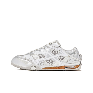 ON MAX Low top Training Shoes Women's Silver