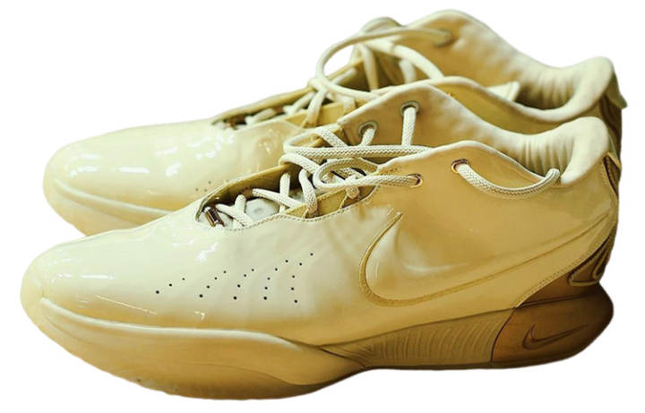 Nike Nike Lebron 21 Slip Resistant Mid top Basketball Shoes Men's Yellow