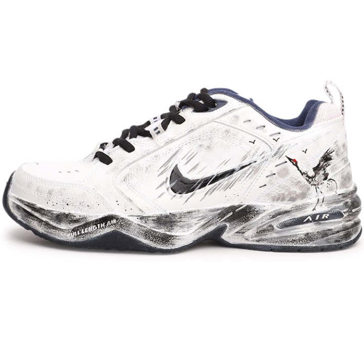 Nike Nike Air Monarch 4 Low top Chunky Sneakers Unisex