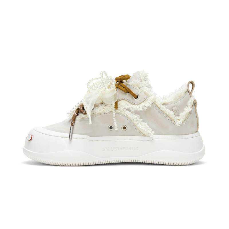 SMILEREPUBLIC Open Ended Smiling Collection Abrasion Resistant Lightweight Low top Canvas Shoes Women's