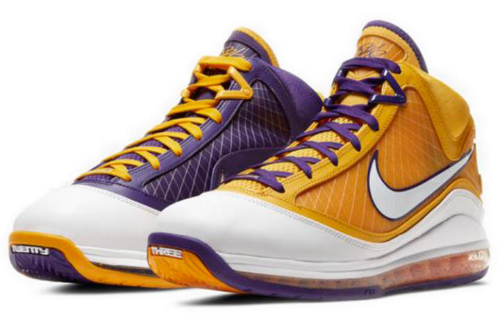 Nike Nike Lebron 7 Media Day Mid top Basketball Shoes Unisex Purple Gold