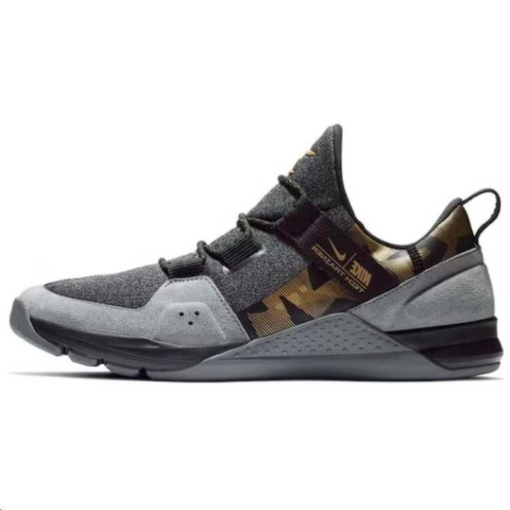 Nike Nike Tech Trainer Russell Wilson