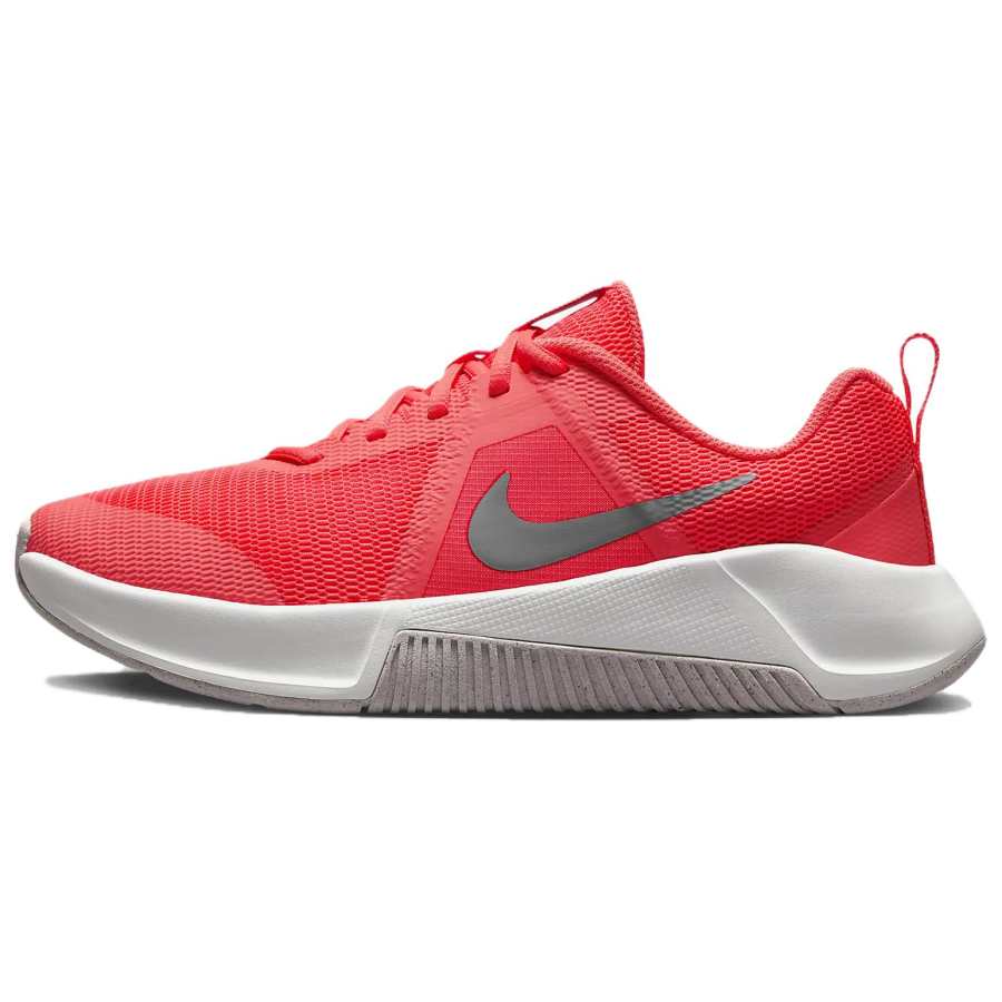 Nike Nike MC Trainer 3 Abrasion Resistant Low top Training Shoes Women's Orange Red