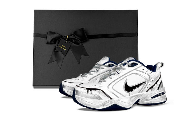 Nike Nike Air Monarch 4 Dark Fluid Low top Chunky Sneakers Unisex White