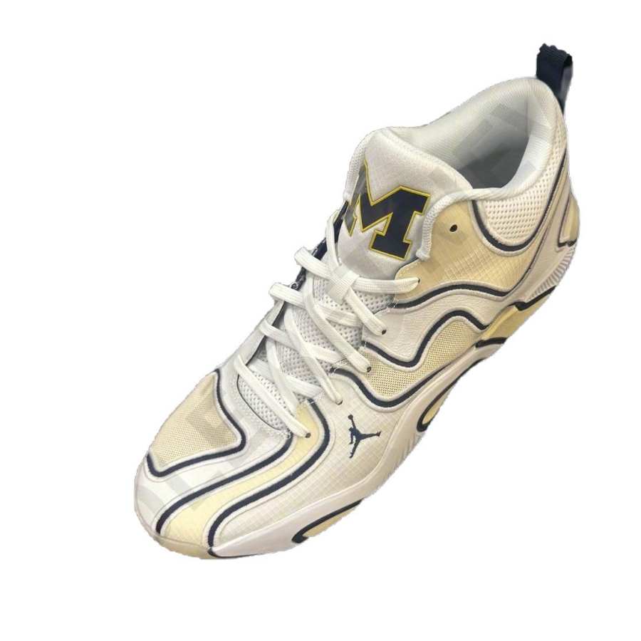 Jordan Jordan Tatum 3 Slip Resistant Abrasion Resistant Mid top Basketball Shoes Unisex Light Yellow