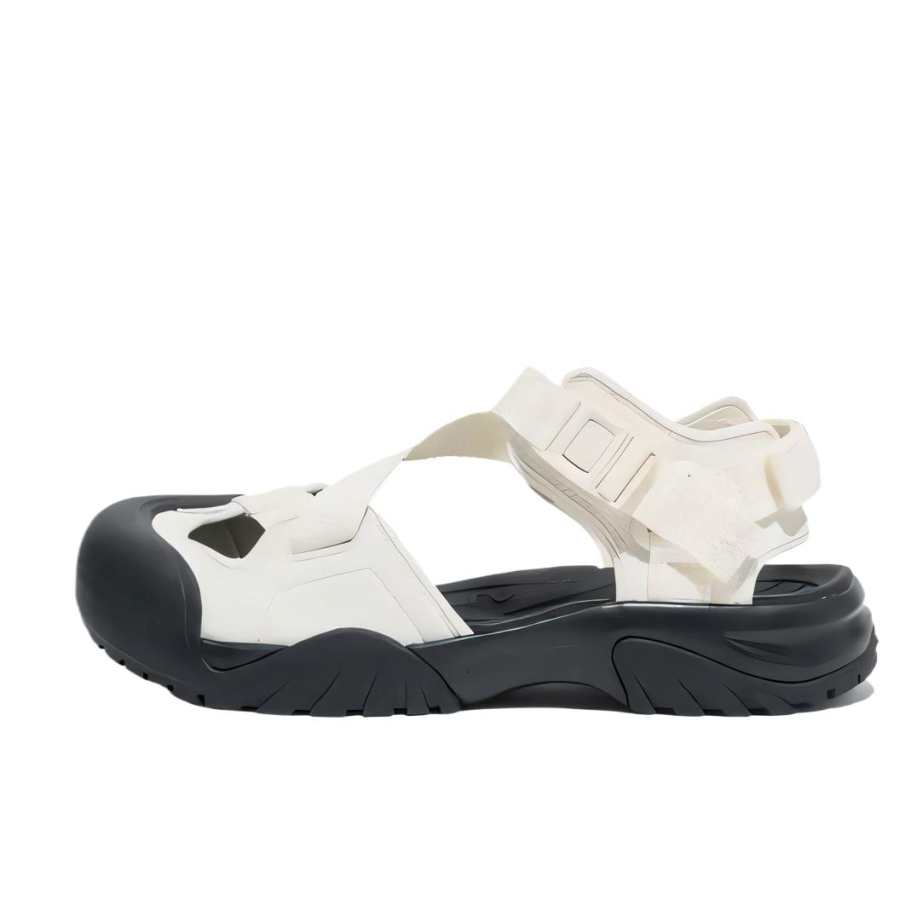 FILA Peyto Height Increasing Breathable Abrasion Resistant Grip River Trekking Shoes Unisex White
