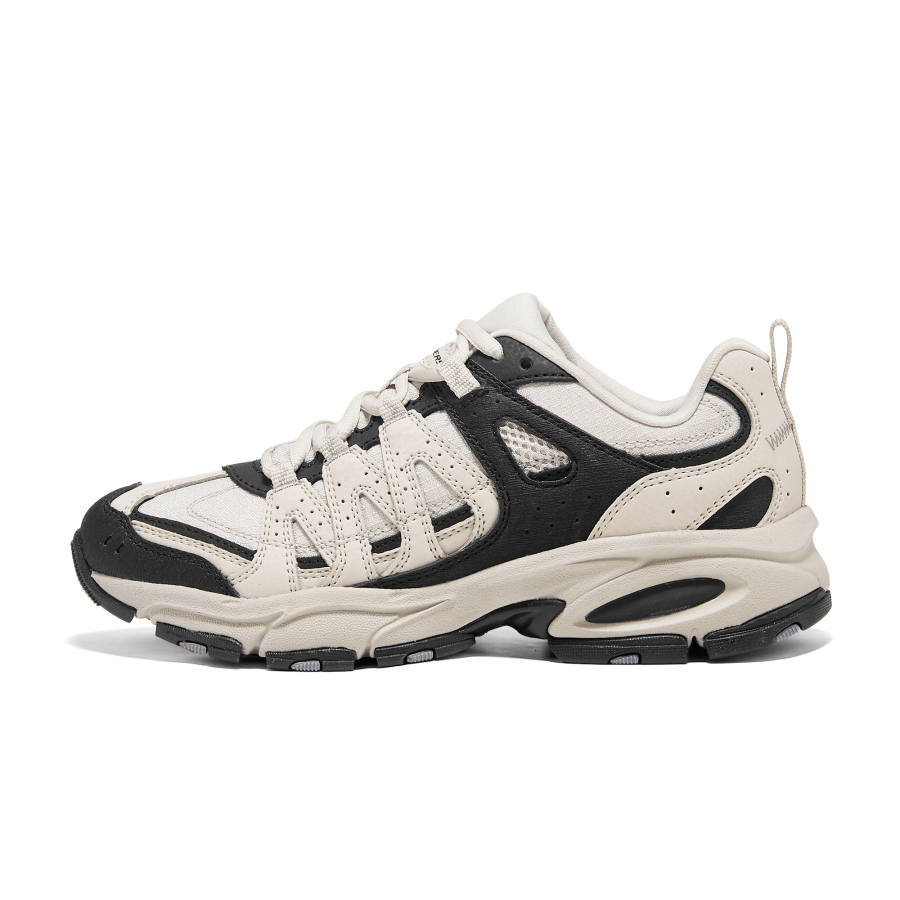 Skechers OUTDOOR WOMENS Abrasion Resistant Rebound Grip Low top Hiking Shoes Women's Beige Black