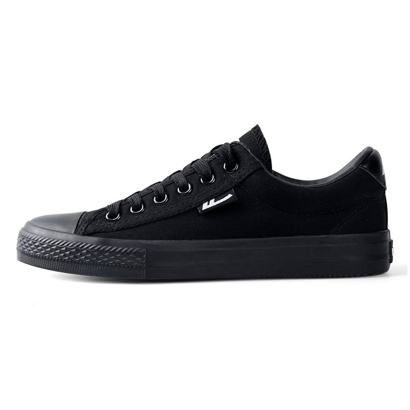 Warrior Classic And Versatile Wear resistant, Lightweight, Breathable, And Non slip. Low top Canvas Shoes Men's Black