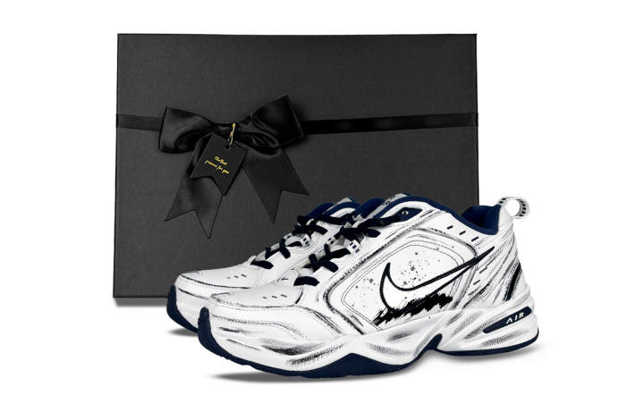 Nike Nike Air Monarch 4 Lightweight Abrasion Resistant Low top Chunky Sneakers Unisex Black White