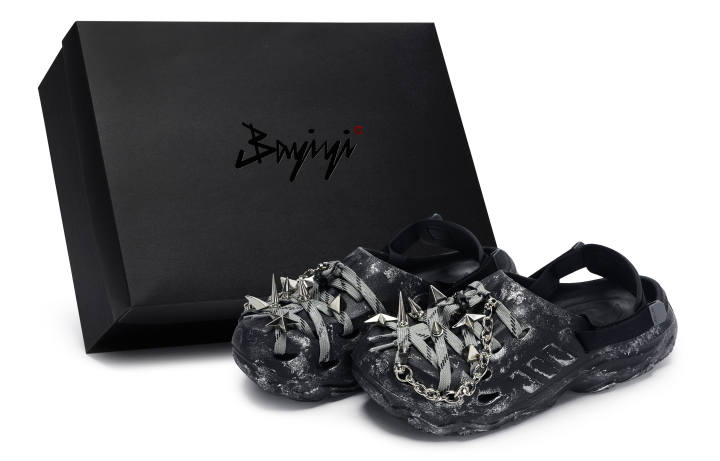 Adidas Adidas MAXXCLOG 811 Manufacturing, Thorn Wild, Special Shoe Box Clogs Unisex Black Gray Silver